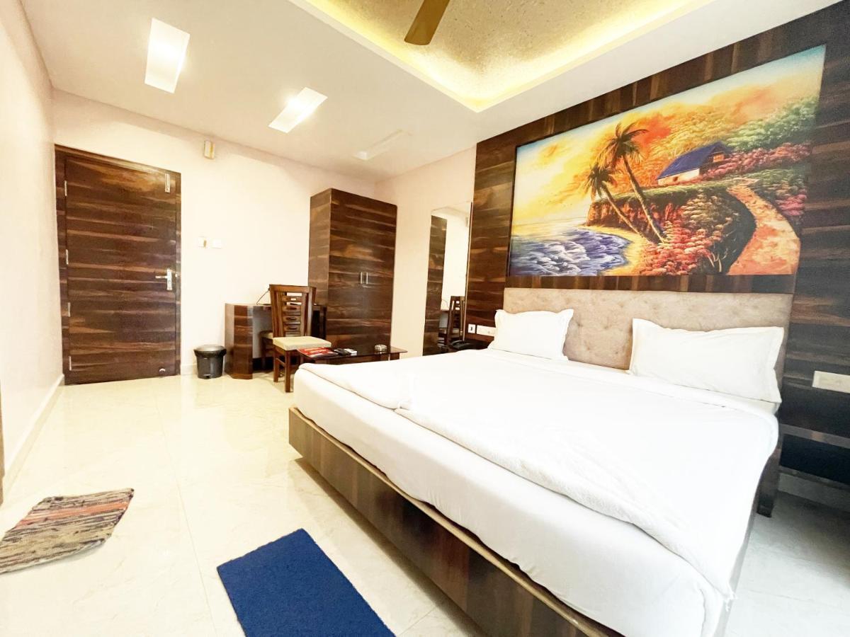 Shree Ganesh Hotel Puri Exteriör bild