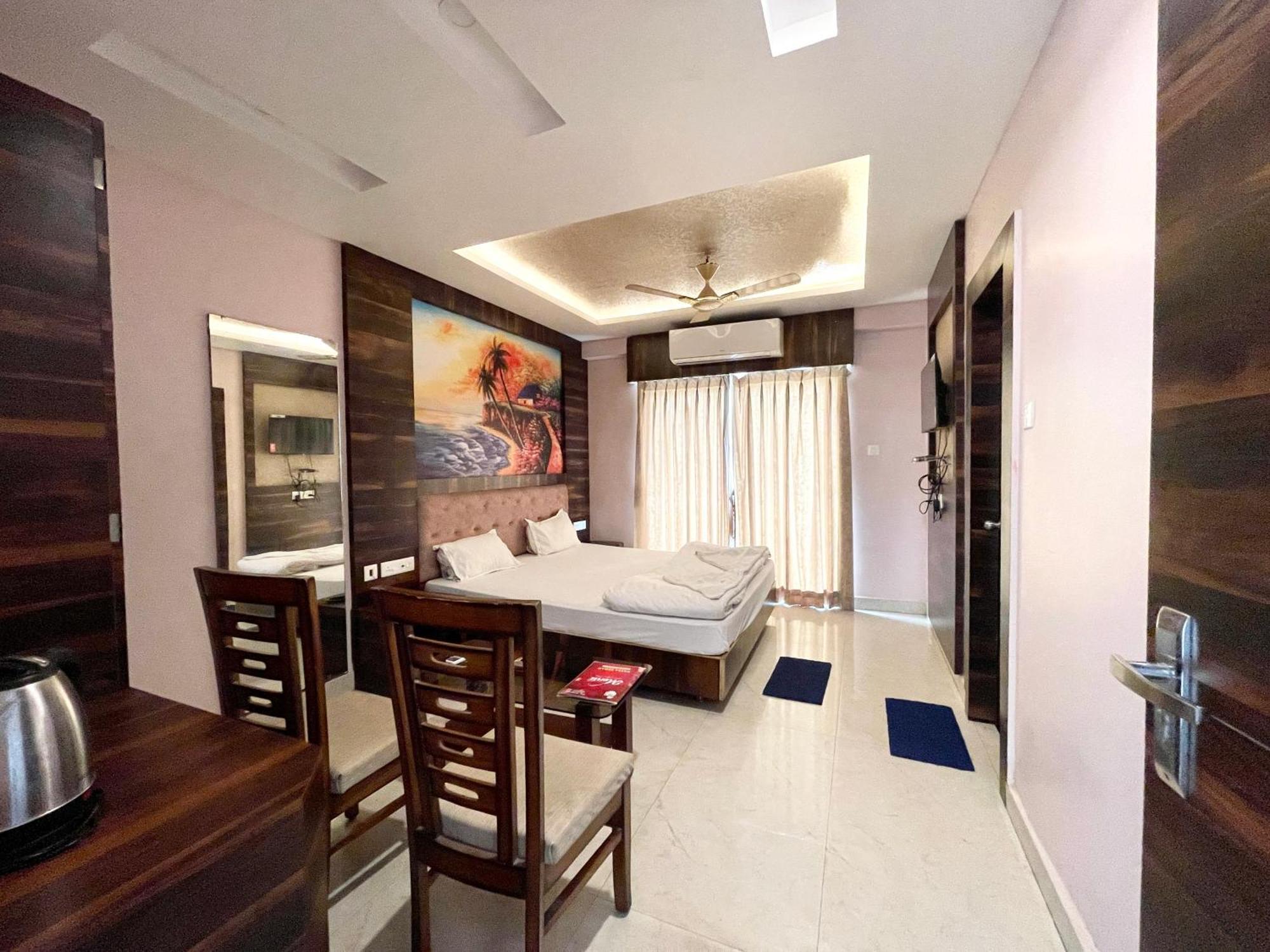 Shree Ganesh Hotel Puri Exteriör bild